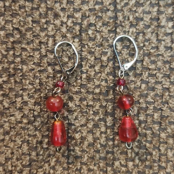 Lady in Red Earrings - Picture 4 of 6